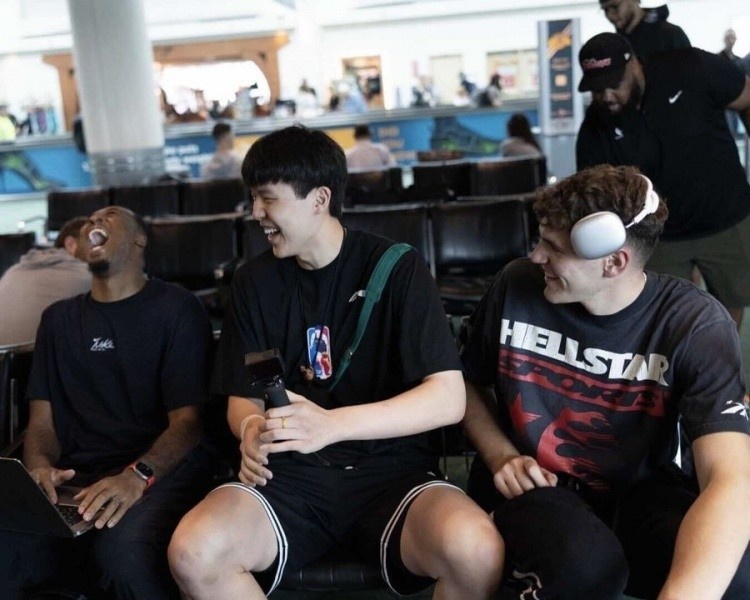 电竞世界杯-开拓者双塔体系存疑 杨瀚森或面临攻守失衡挑战