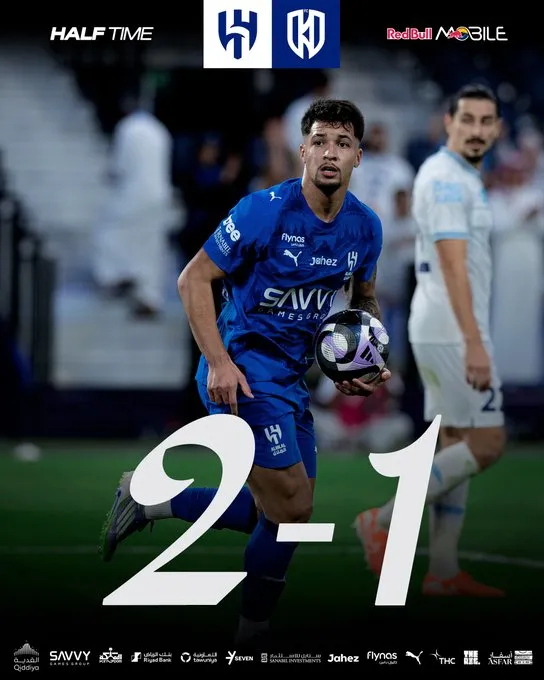 利雅得新月2-1阿科多半场数据：绝佳机会3-2，射门11-4