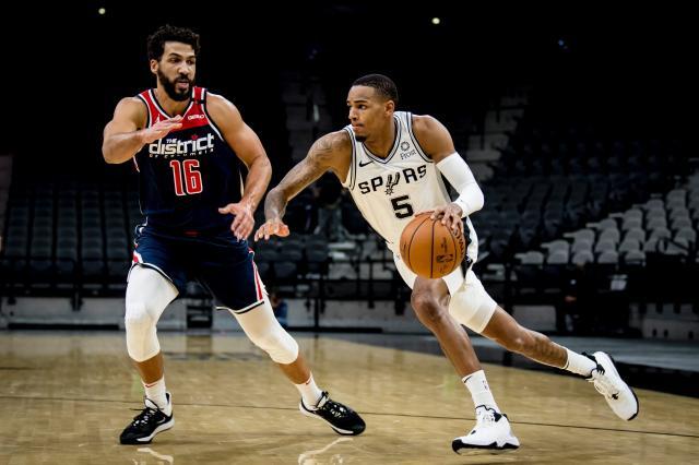 ewc电竞世界杯-穆雷带伤作战迎里程碑 砍下三双助马刺结束连败